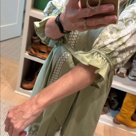 Julia Amory with Arron Green Embroidered Puff Sleeve Midi Dress - Picture 5 of 6